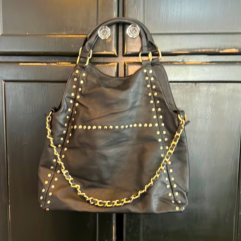 Yoki bag black with gold chain
